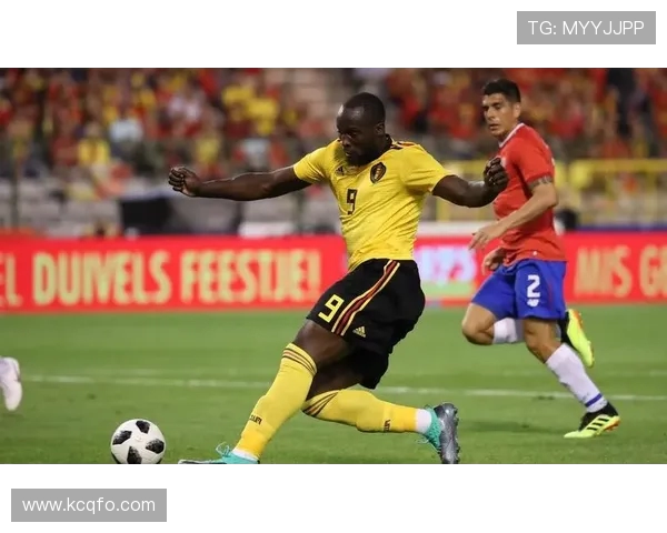 卢卡库的逆袭之路：从天才少年到世界级前锋的奋斗历程与成就