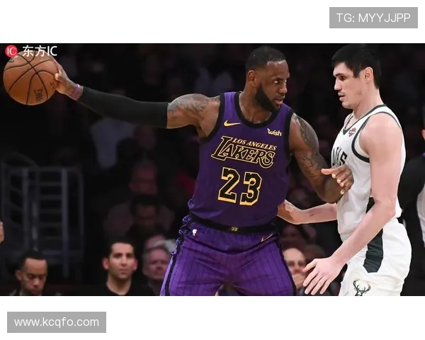 雄鹿与湖人激战正酣谁能在这场对决中笑到最后