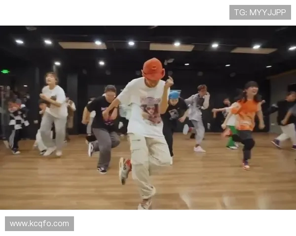 西安街舞队的耐力变革引发热议街舞文化新潮流 西安街舞队的耐力变革引发热议街舞文化新潮流